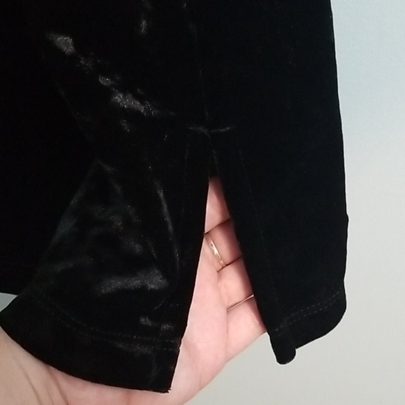 Penningtons black velvet top with cutout 1X NWT - Picture 4 of 10